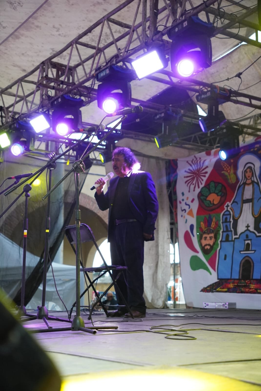 Show con luces moradas